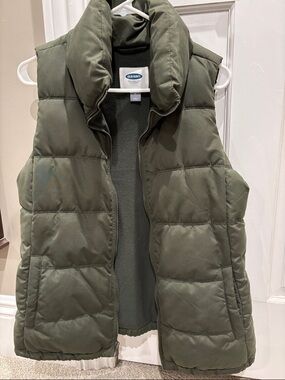 Old Navy Quilted Olive Green Puffer Vest